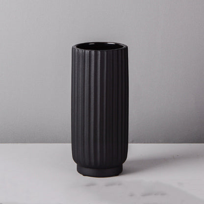 Décoration de Vase en Céramique - Élégance et Simplicité