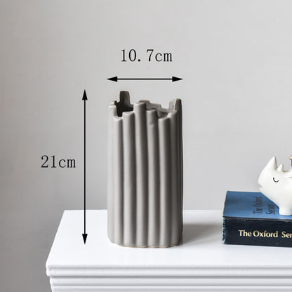 Vase Décoratif en Céramique Nordique - Design Irrégulier et Artistique