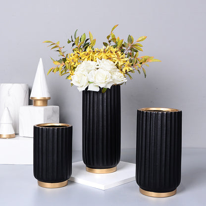 Décoration de Vase en Céramique - Élégance et Simplicité