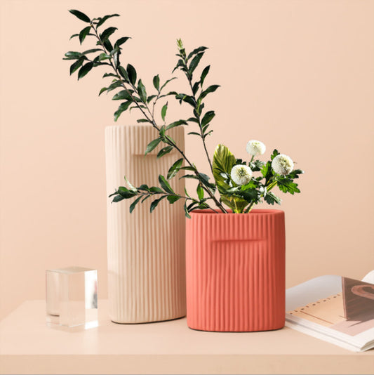 Vase Sculpture avec Lignes - Ornement Décoratif pour Sol ou Table